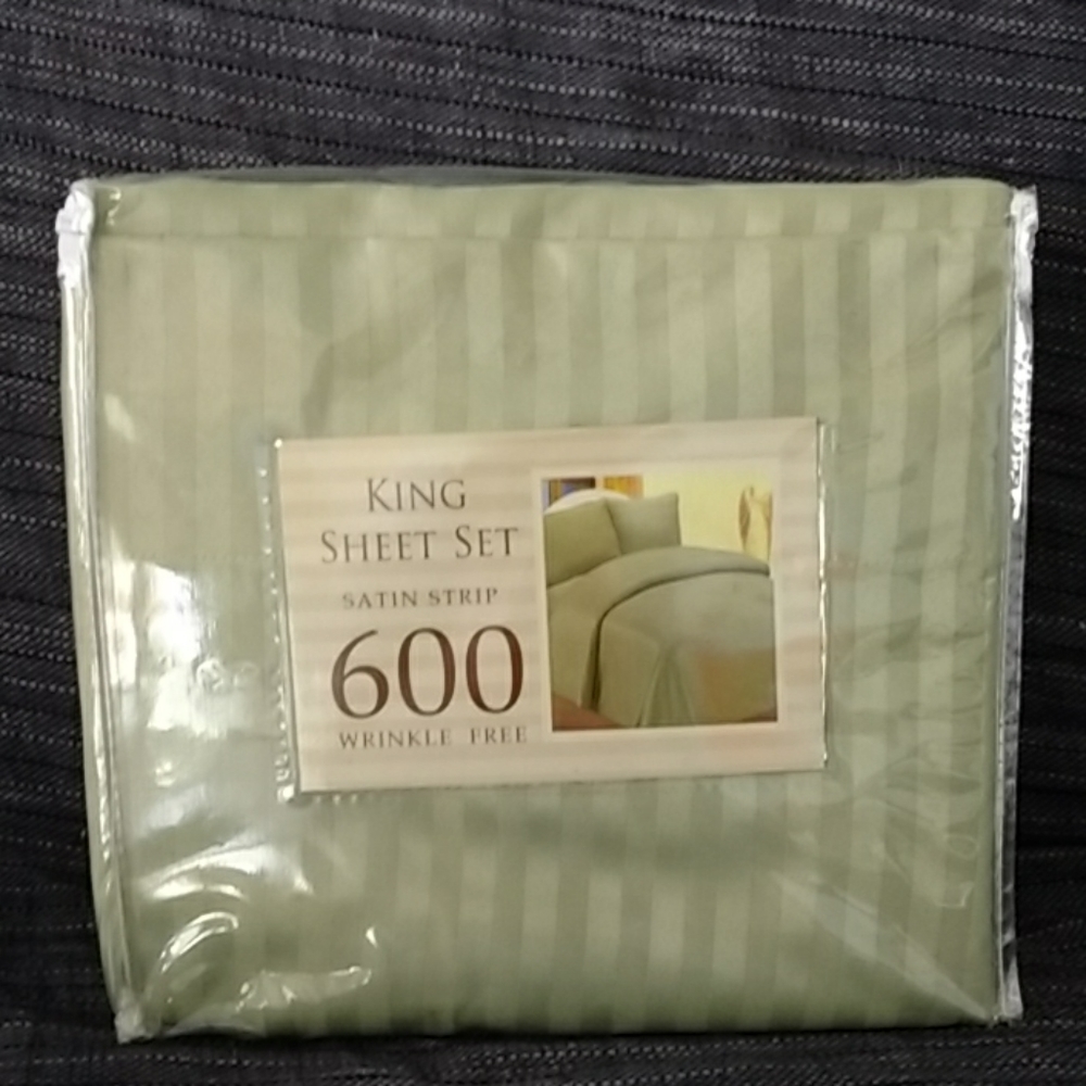 Satin Stripe King Bed Sheet Set New